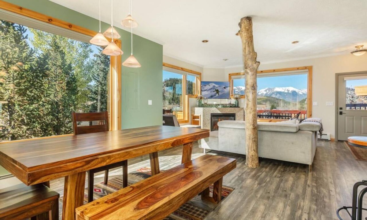 Summit Cove House | Lake Ridge Luxe | Hot Tub Ski Locker Sleeps 8!
