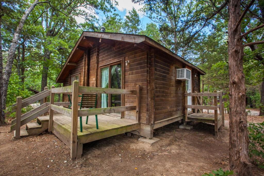 Gordonville Resort | Lake Texoma Camping Resort Cabin 6