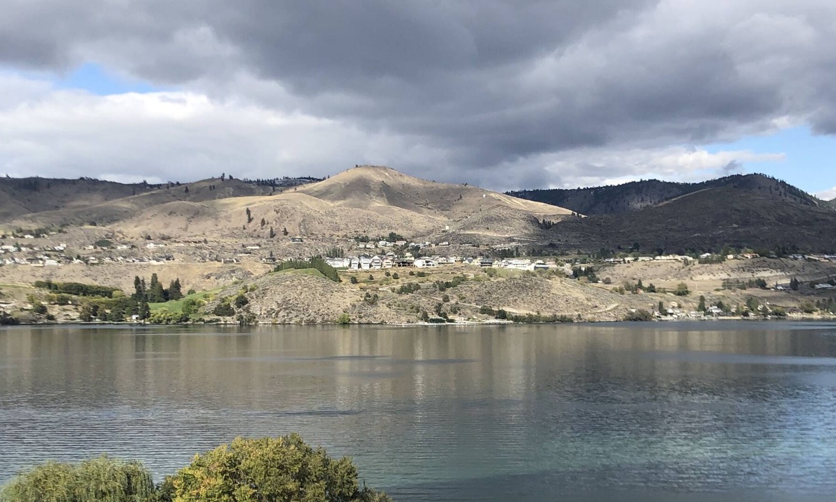 Chelan Condo | Lake View Condo with boat trailer parking