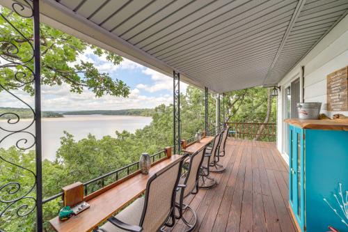 Longtown House | Lakefront Canadian Gem: Fire Pit, Decks & Grills