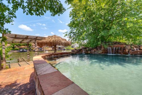 Seven Coves House | Lakefront Family Home w/Private Pool in Willis