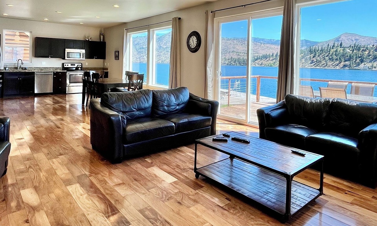 Chelan House | Lakefront Haven: Pet-Friendly Home, Hot Tub, Flat Grassy Yard