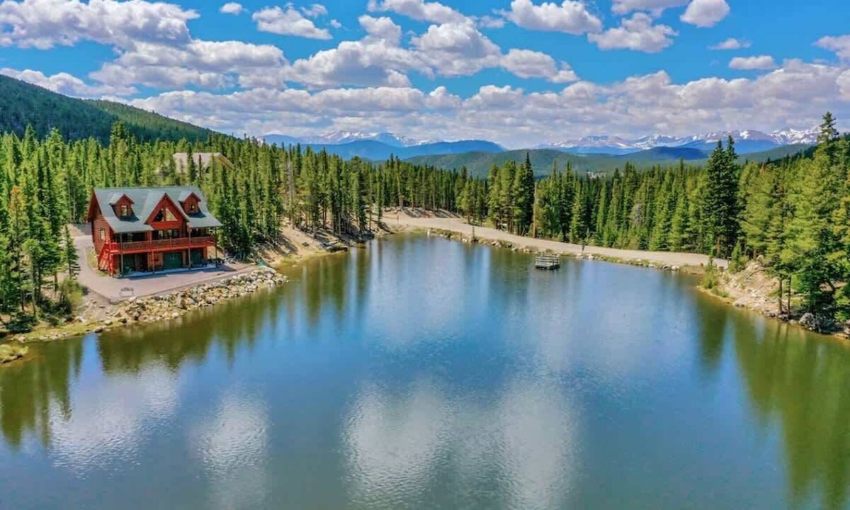 Saint Mary's Cabin | Lakefront Luxury | Hot Tub+Sauna | Near Skiing