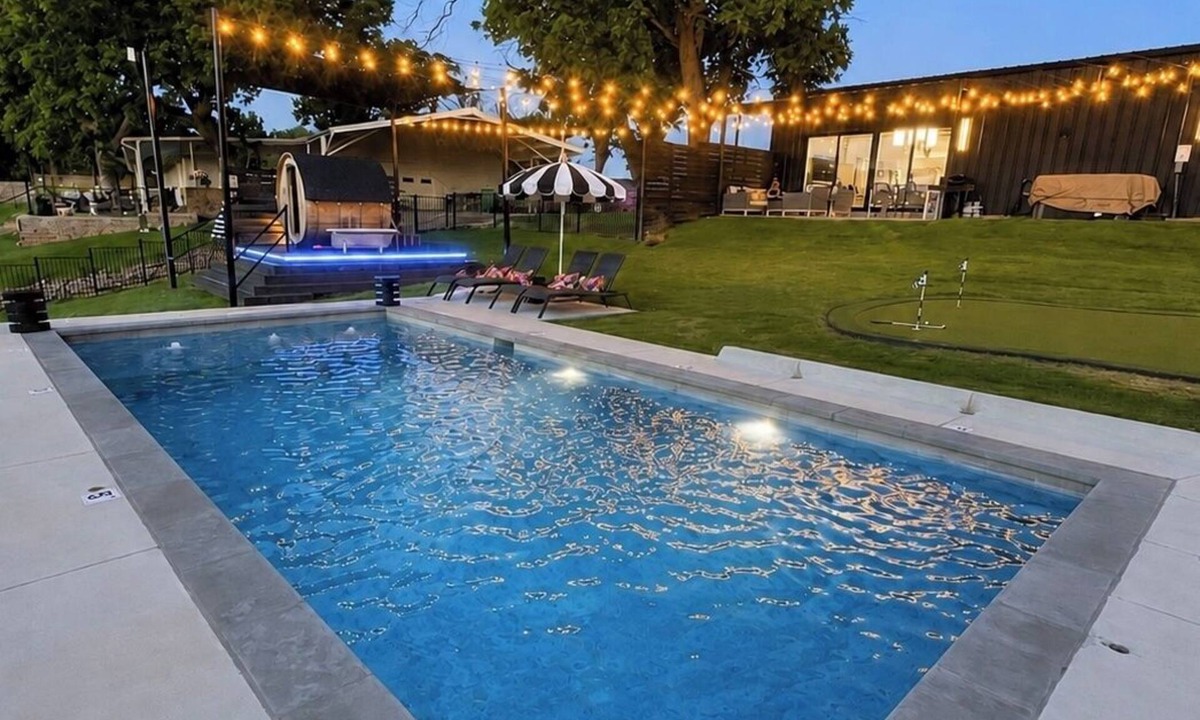 Dennis House | Lakefront · Pool · Sauna · Hot Tub · Sleeps 14
