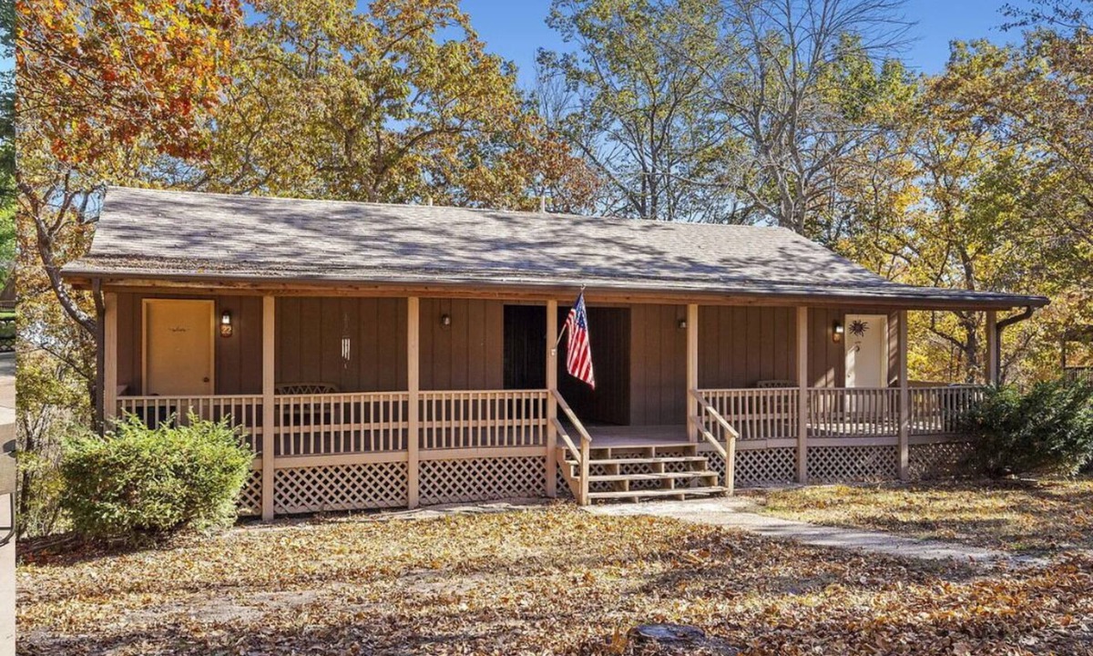 Branson West Condo | Lakefront Sleeps 28 4 Units Pool, Game Room Perfect for Large Groups
