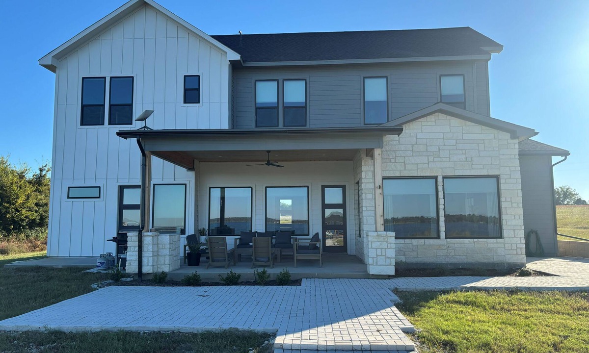 Groesbeck House | Lakehouse on Lake Limestone in Groesbeck, TX with 5 bedrooms & 2 offices