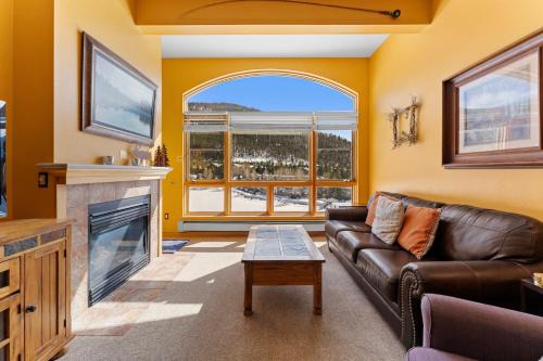Lakeside Village Apartment | Lakeshore #1545
