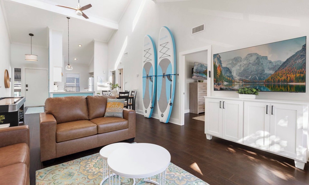 April Sound Condo | Lakeside Condo w 2 KING beds, Shuffleboard/Pool/Paddle boards
