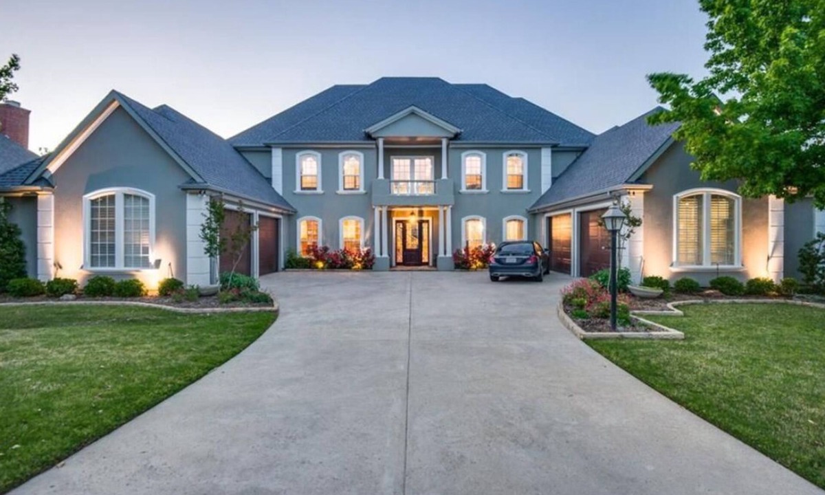 Highland Village House | Lakeside Resort Beautiful 5-bedroom house with AC in tranquil Highland Village