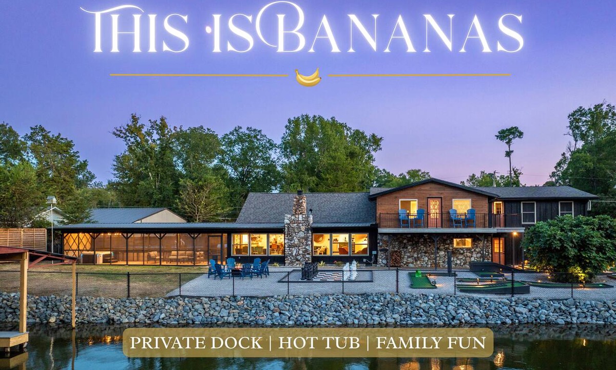 Lake Hamilton House | Lakeside Retreat with Pool, Game Room & Family Fun