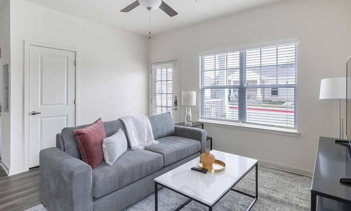 Fort Worth Apartment | Landing | Amazing 1BD in North Fort Worth