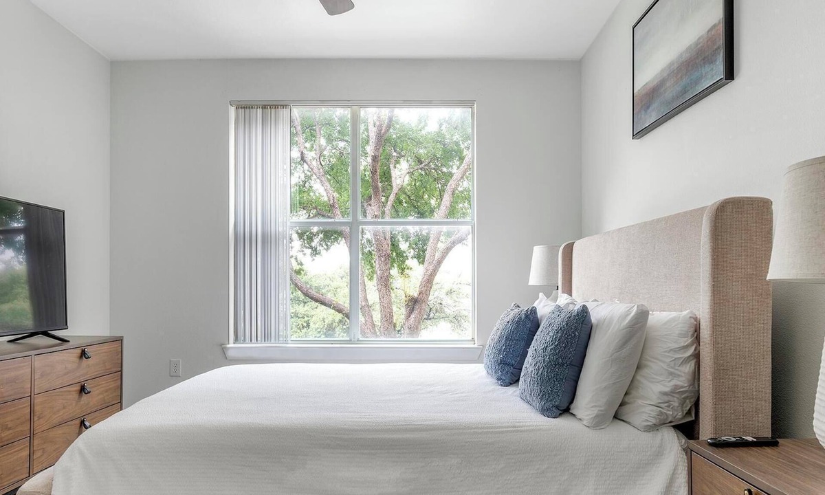 Irving Apartment | Landing | Amazing 2BD, Pool, Gym