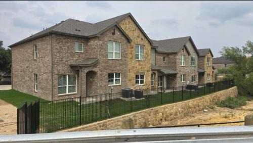Weatherford Apartment | Landing Apartments - Stone Lake Townhomes