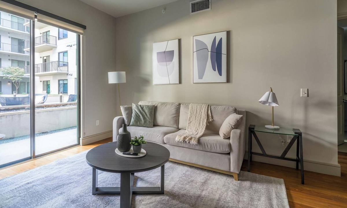 Houston Apartment | Landing | Beautiful 1BD, Gym, Tennis Court