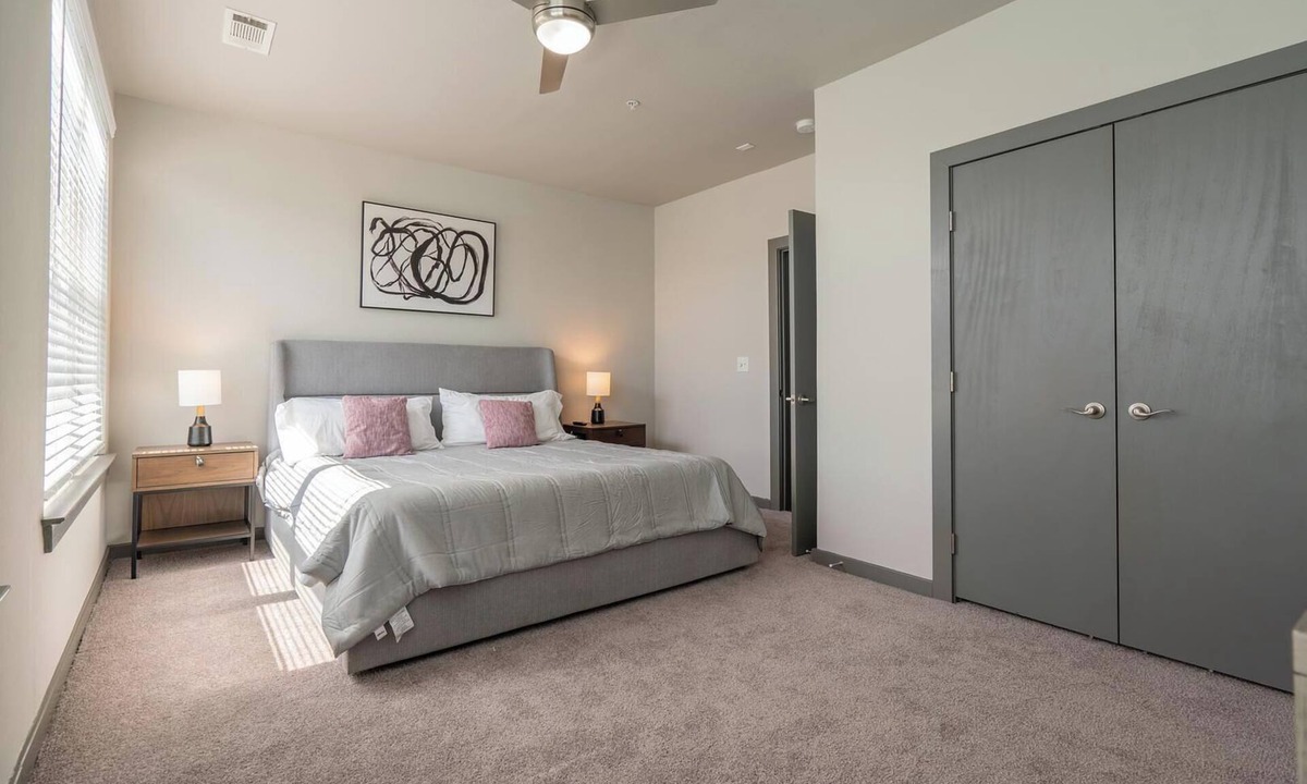 Tobin Hill Apartment | Landing | Beautiful 2BD, Clubhouse, Pool