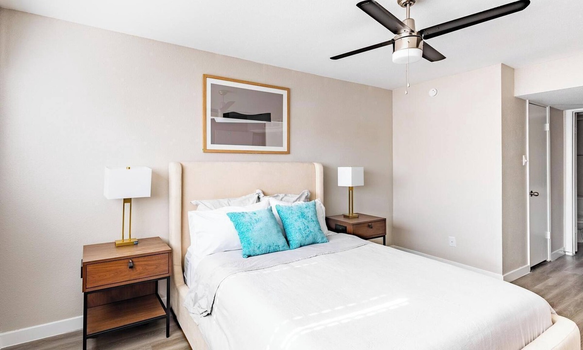 Fort Worth Apartment | Landing | Beautiful 2BD, Pool, Gym