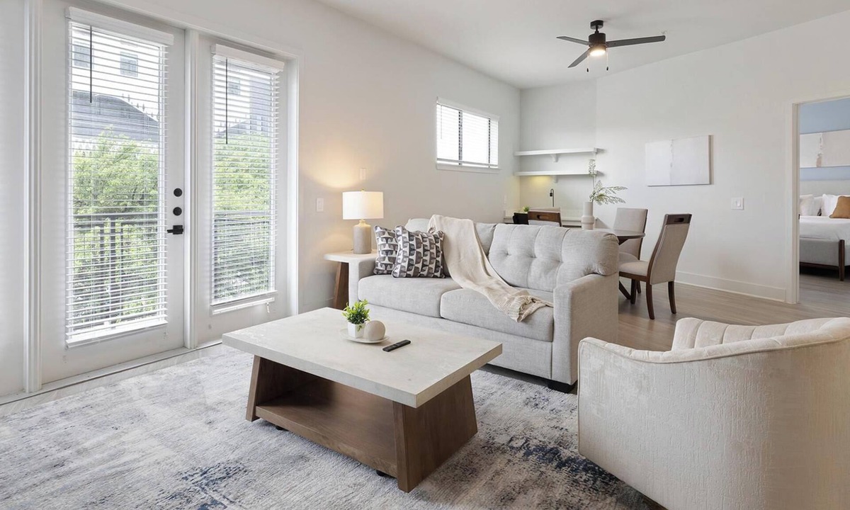 Dallas Design District Apartment | Landing | Beautiful 2BD, Gym, Pool