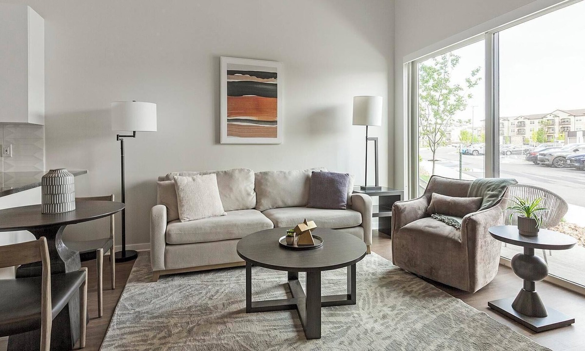 North Kansas City Apartment | Landing | Chic 1BD, Courtyard, Yoga Studio