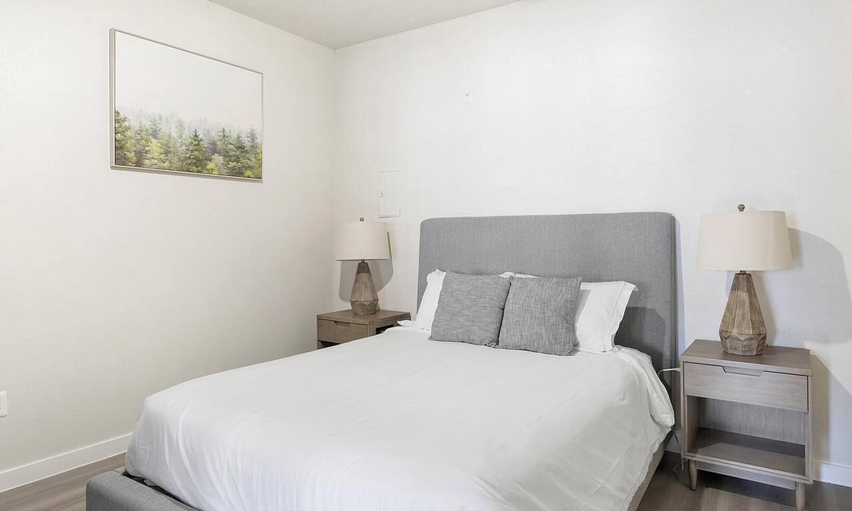 Fort Worth Apartment | Landing | Chic 1BD, Pool, Gym