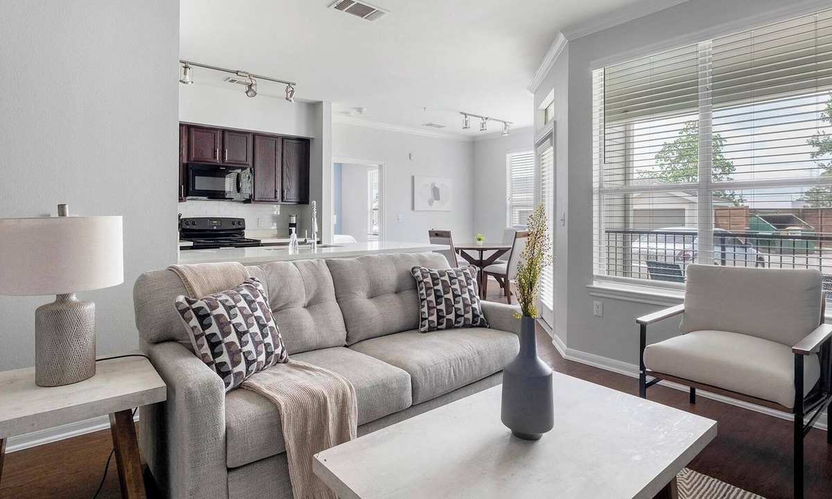 Atascocita Apartment | Landing | Incredible 2BD, Gym, Clubhouse
