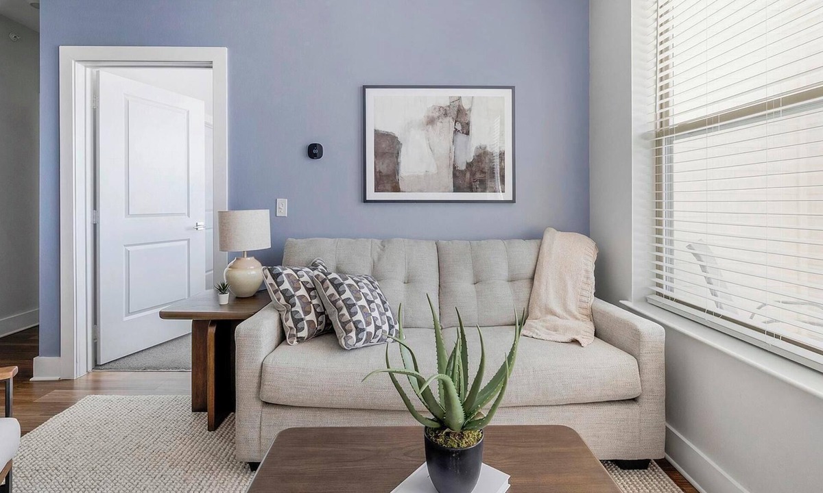 Ferndale Apartment | Landing | Modern 2BD, Pool, Gym
