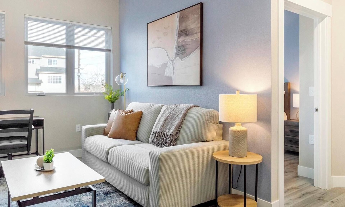 College View Apartment | Landing | Spectacular 2BD in Harvey Park South