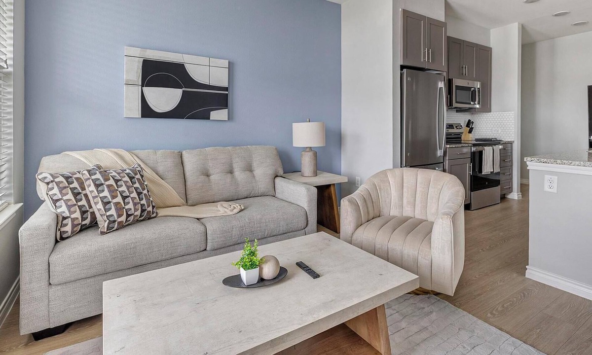 Red Oak Apartment | Landing | Stunning 1BD, Gym