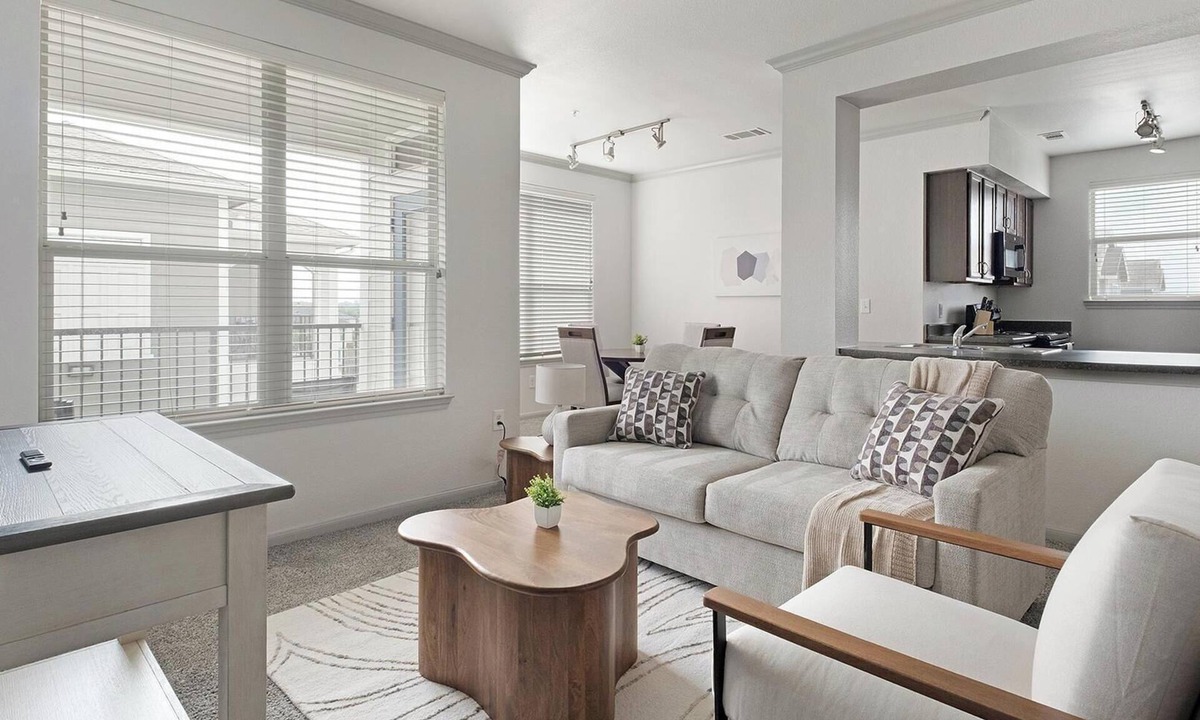 Northeast Houston Apartment | Landing | Stunning 2BD, Game Room, Clubhouse