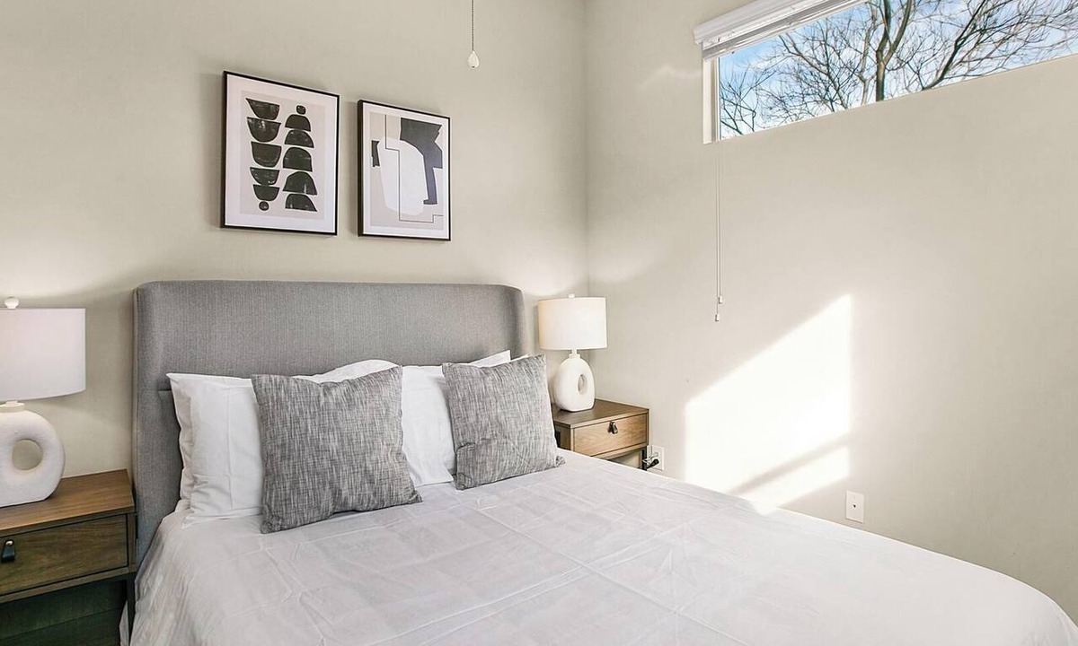 Las Colinas Apartment | Landing | Stylish 1BD, Clubhouse