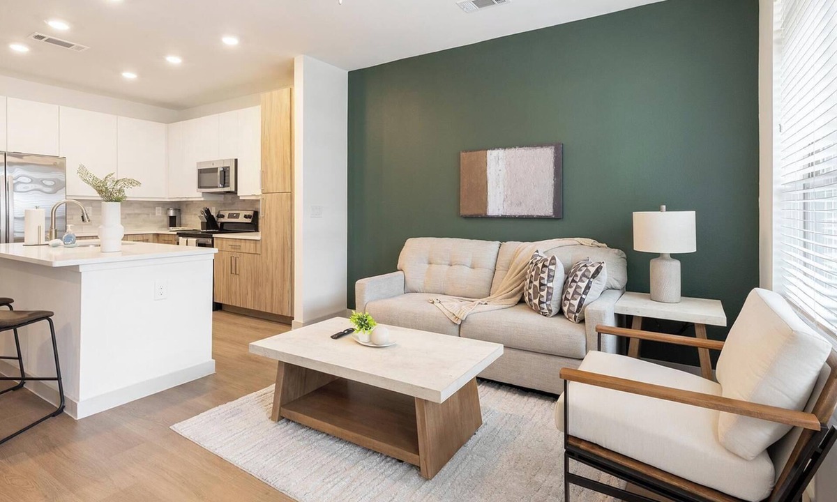 Celina Apartment | Landing | Stylish 1BD, Courtyard, Gym