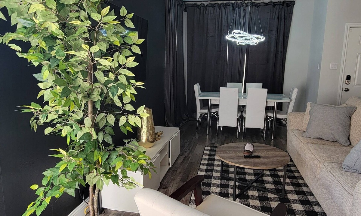 South Dallas - Fair Park House | Large groups allowed w/free breakfast 6 minutes drive from downtown Dallas
