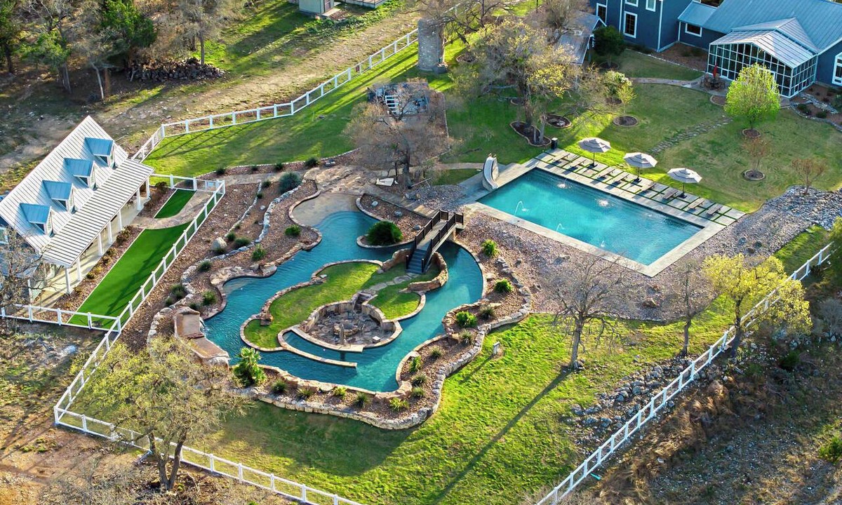 Boerne House | Lazy River Ranch|Events|Pickleball|Billiards|Golf