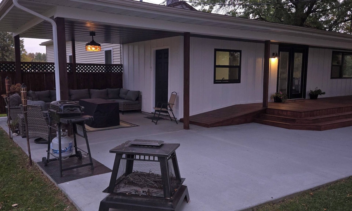 Wayne County House | Leos Place is a hidden treasure located close to Lake Rathbun. Sleeps 10