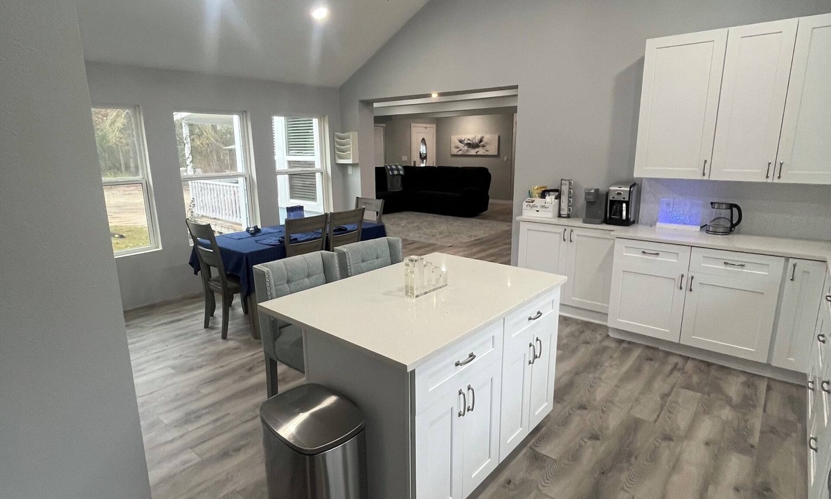 Montgomery House | Let’s get out of LIFE and back to nature