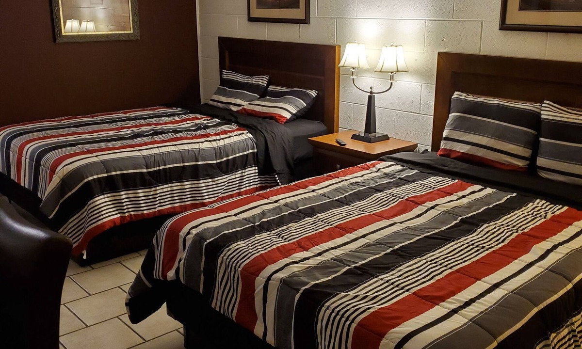 Pocahontas Hotel | Lighthouse Lodge