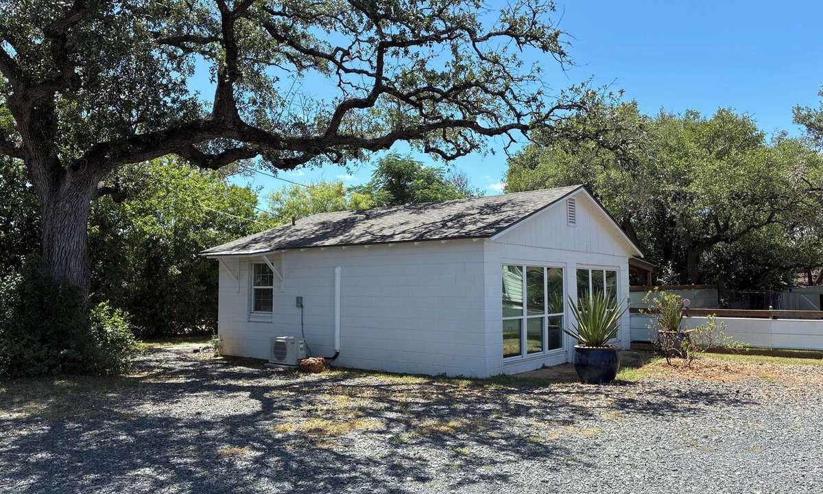 Comfort House | Lil’ Comfort Garage