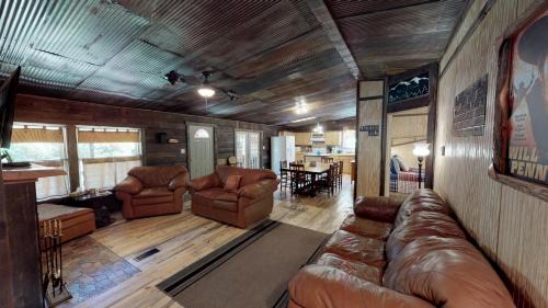 Red River House | Line Shack On Tenderfoot Trail With High Speed Wifi