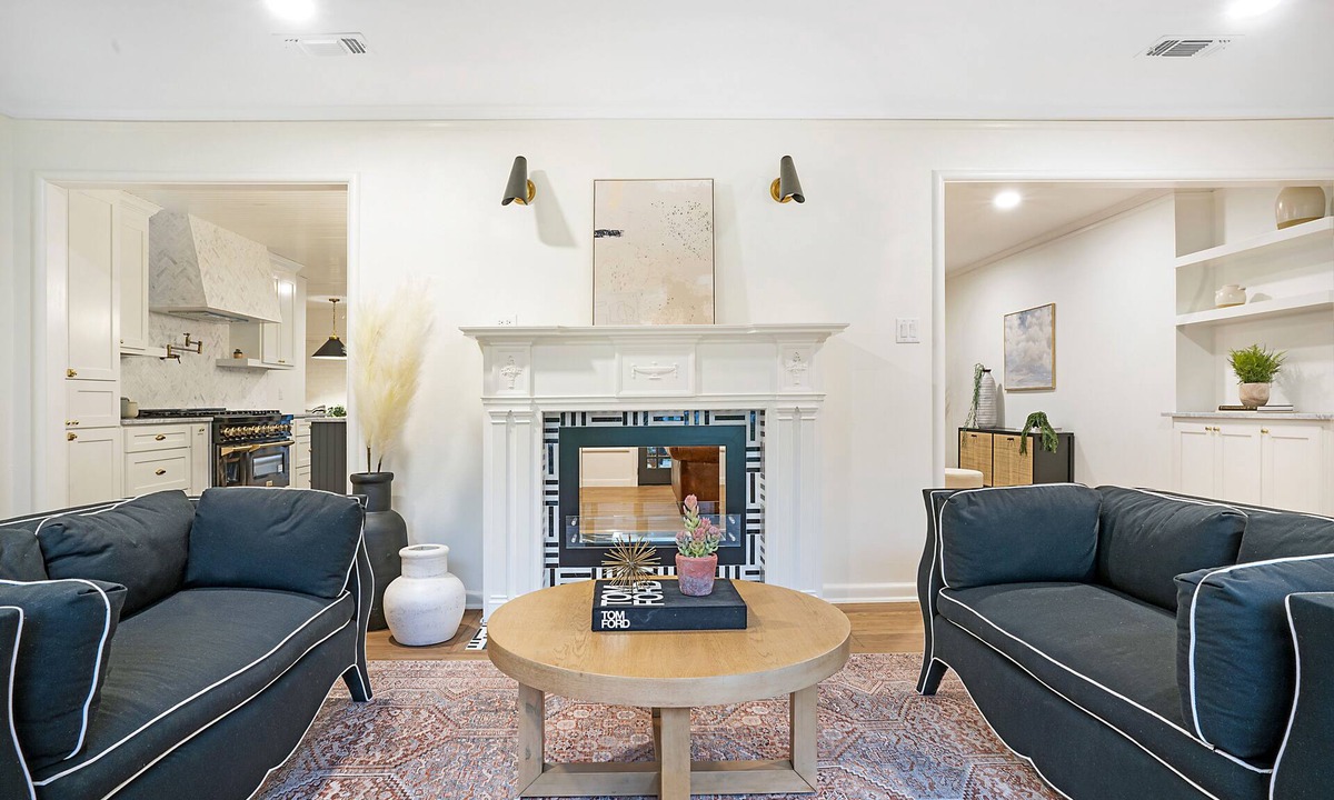 McKinney House | London Chic Downtown Manor House