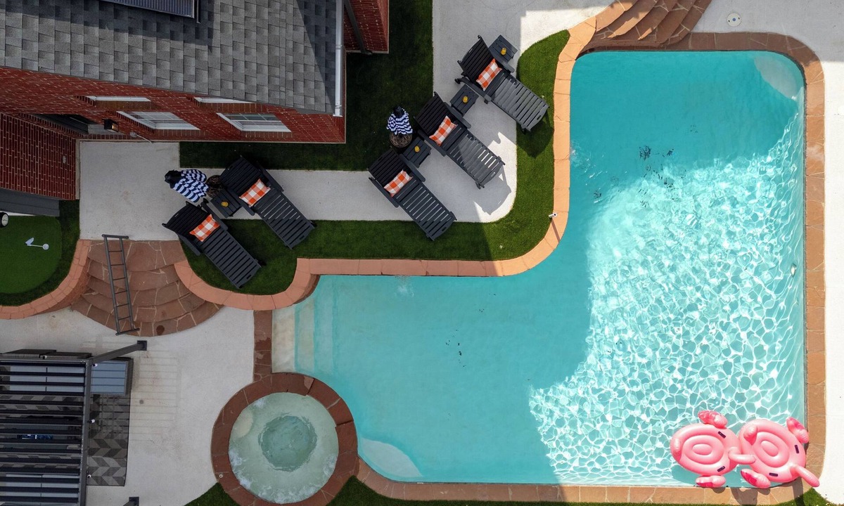 Allen House | Lone Star Escape: Pool & Spa, Putting Green, Games