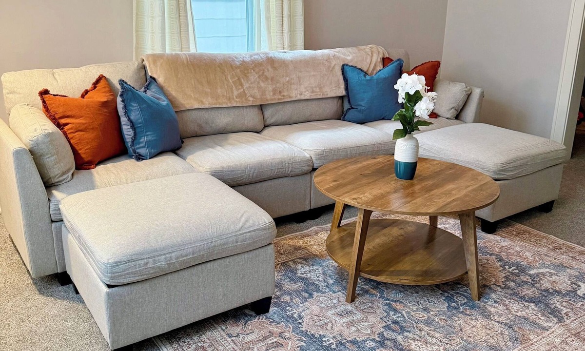 Fort Madison Apartment | Lovely 2-bedroom apartment in historic Fort Madison Park-to-Park district