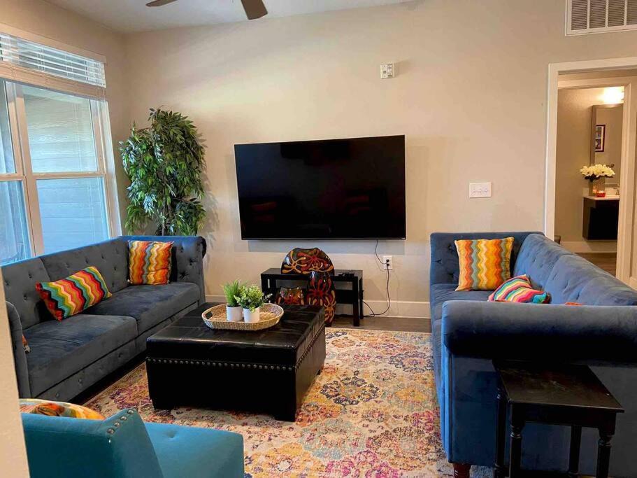 Weston Apartment | Lovely 2 bedroom Apartment with luxury amenities