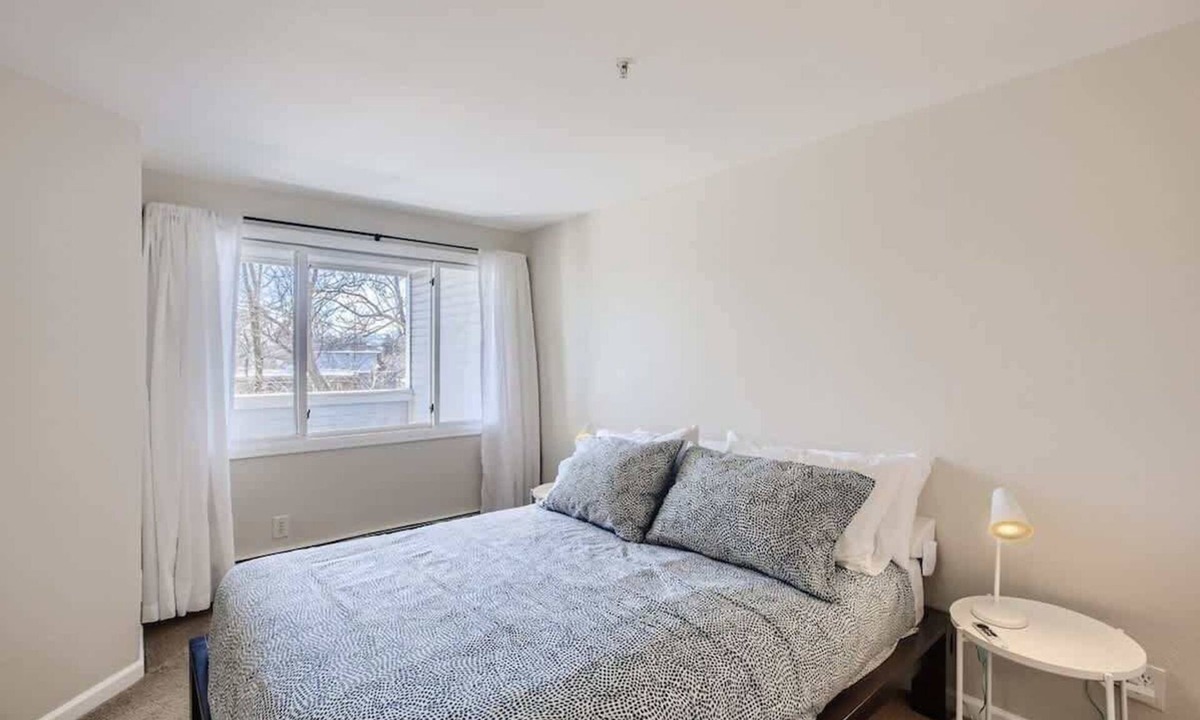 Whittier Apartment | Lovely Pearl St Condo 1 BDR/1 BA Downtown Boulder
