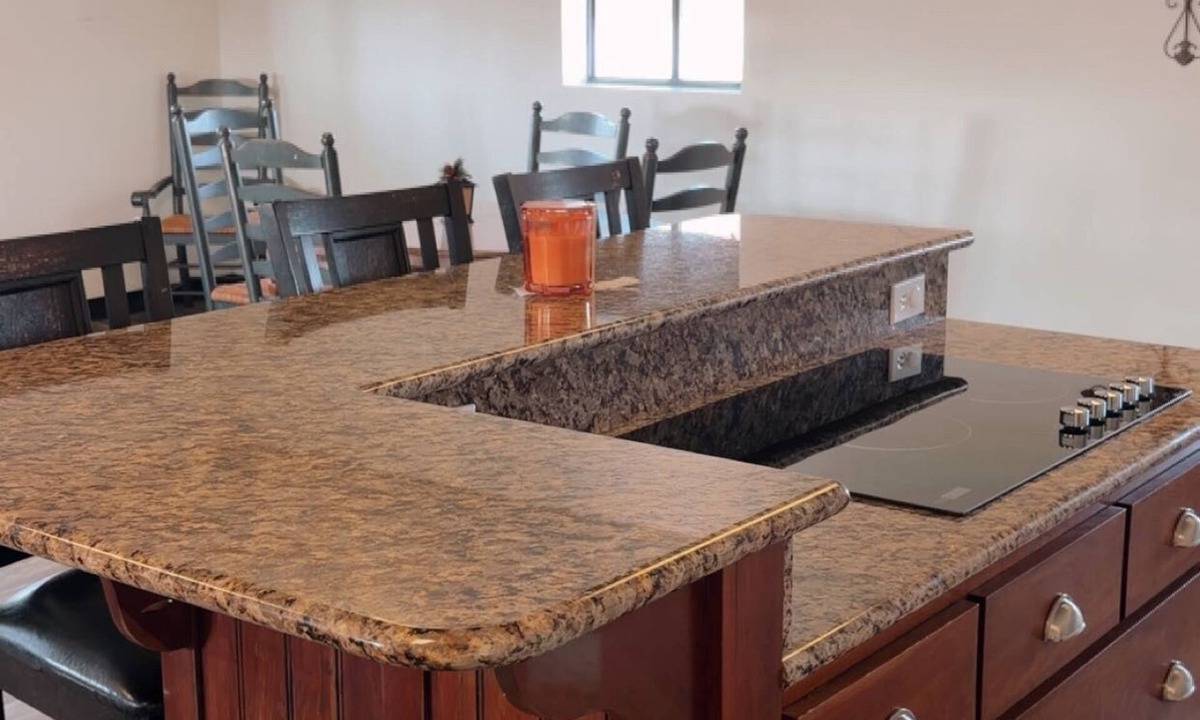 Montrose Apartment | Lovely studio in charming Montrose! Pet Friendly! Close to interstate exit!