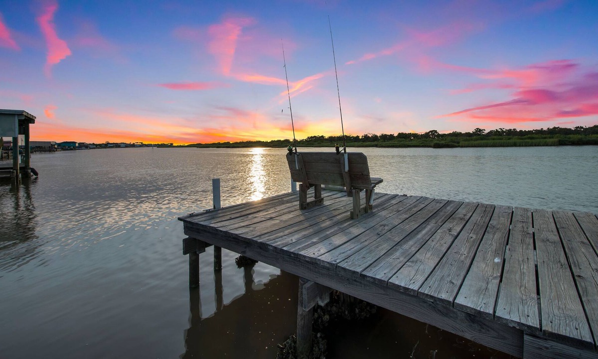 Cedar Lane House | Low Tide: All-day Fishing, Quick East Bay Access