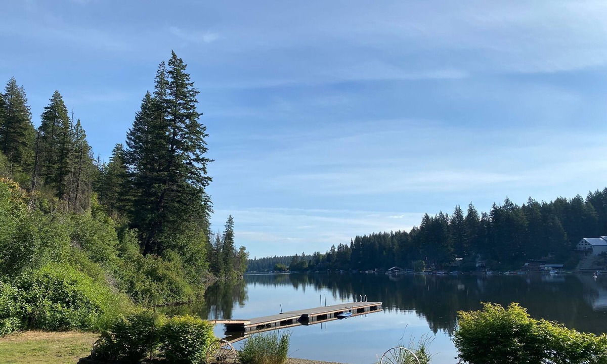 Rathdrum House | Lower Twin Lakes - Classic Lakefront Cabin