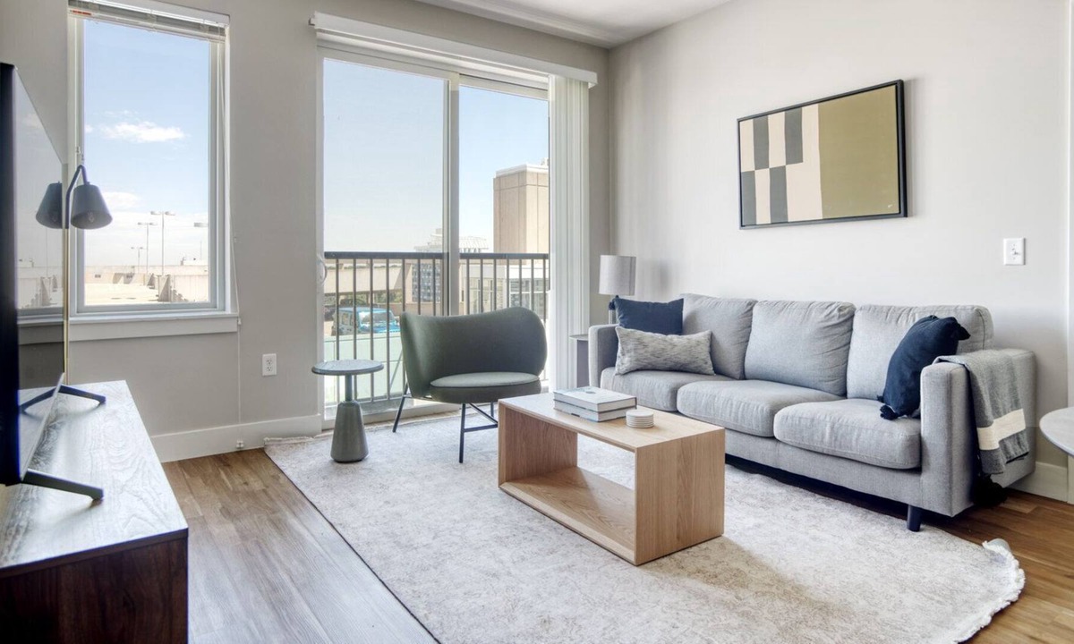 Hale Apartment | Luxe Congress Park 2BR w/ Gym & Pool, near shops & dining, by Blueground