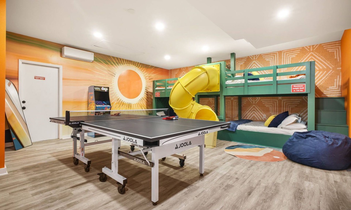 Woodlands of Camino Real House | Luxe Escape: HotTub MiniGolf HeatedPool GameRoom