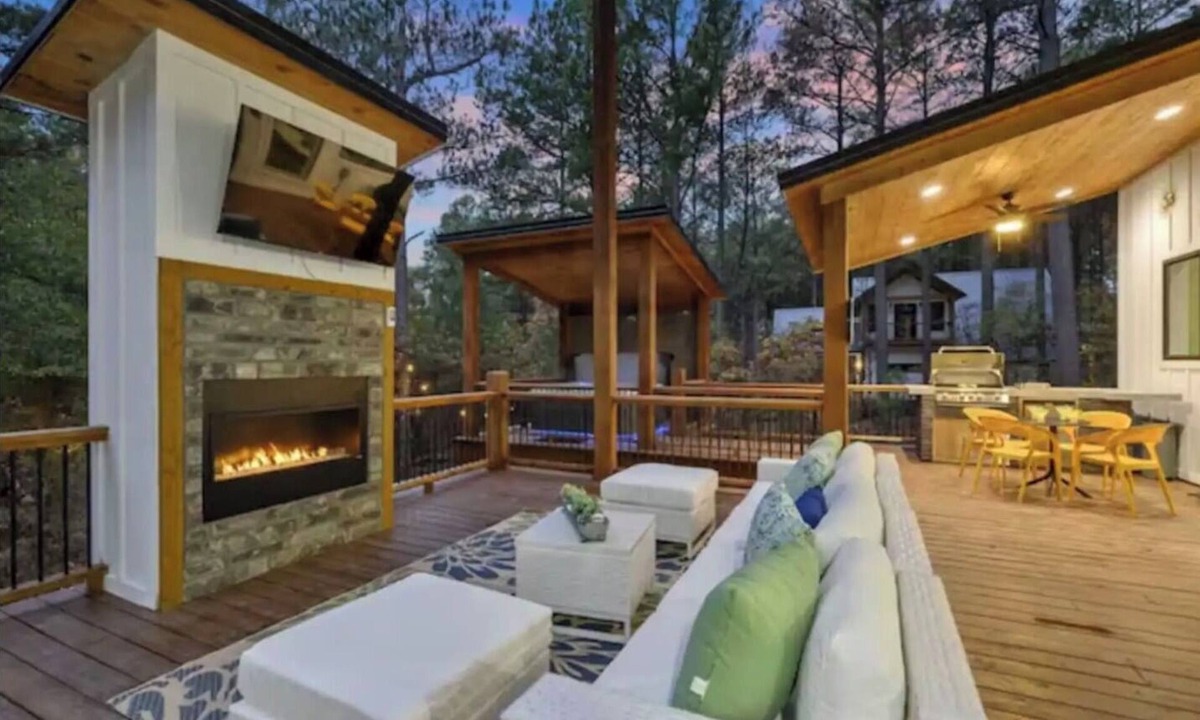 Pickens Ski Chalet | LUXE Privacy at Gorgeous Broken Bow Cabin Home