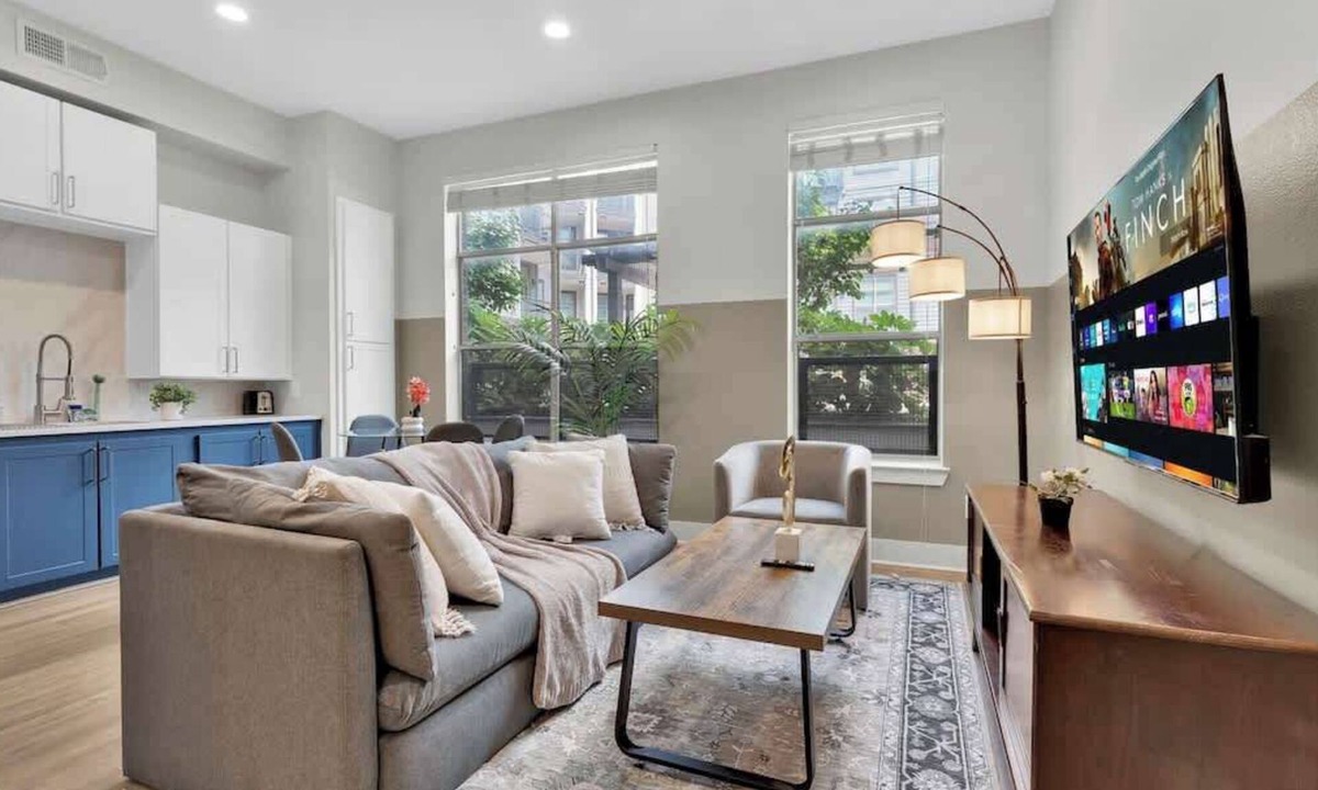 Deep Ellum Apartment | Luxury 1BD | Deep Ellum | Parking | Pool+Gym