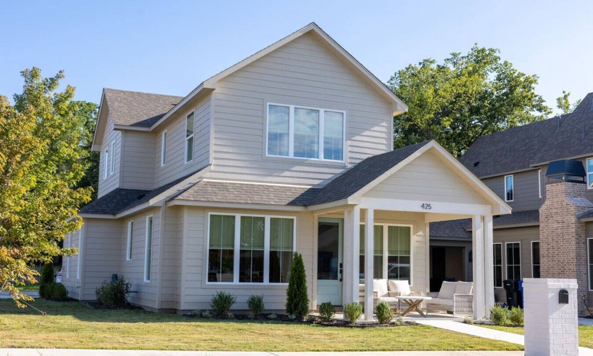 Broken Arrow House | Luxury 4BR |Sleeps 9 | New Build | Family Friendly